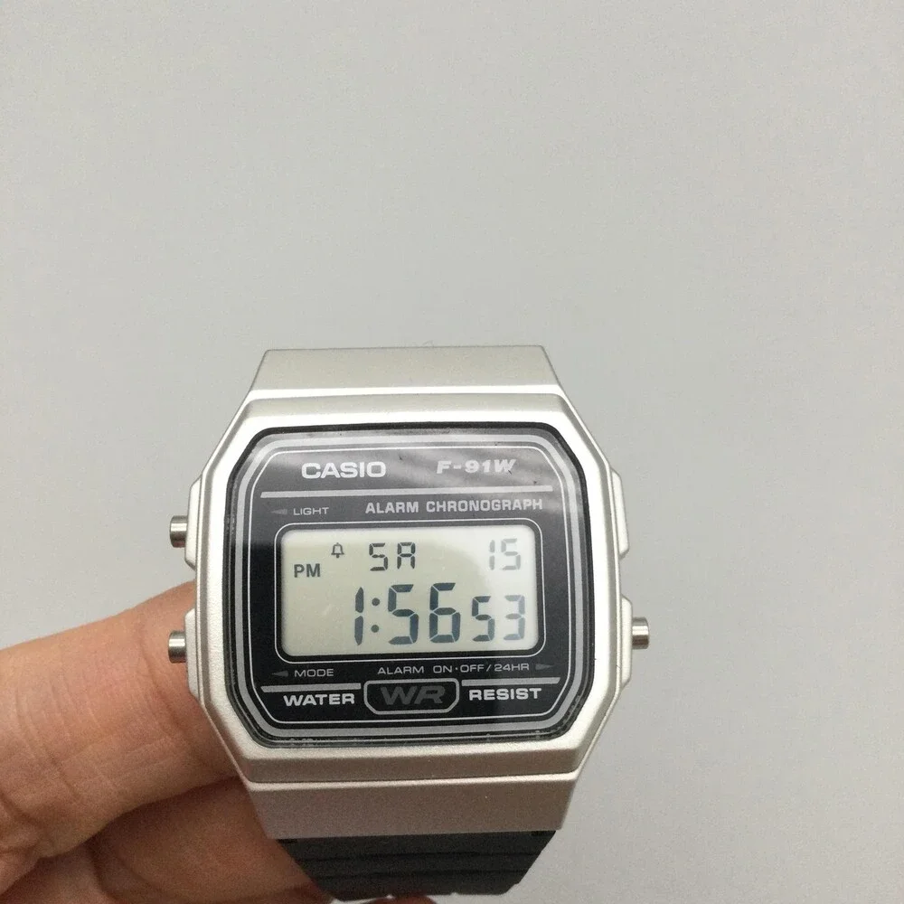 Casio 593 F-91W Mens Watch 33mm Silver Tone Black Resin Digital Alarm Chronoo